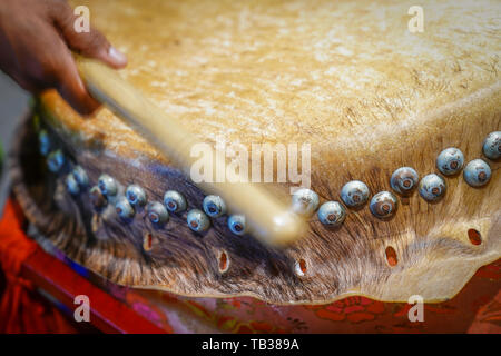 Vintage tambour traditionnel asiatique, l'utilisation dans maniputed artifactial Nouvel an chinois lion. Banque D'Images