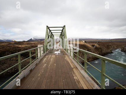 Cascades Godafoss en Islande. L'eau du fleuve Skjálfandafljót tombe d'une hauteur de 12 mètres sur une largeur de 30 mètres Banque D'Images