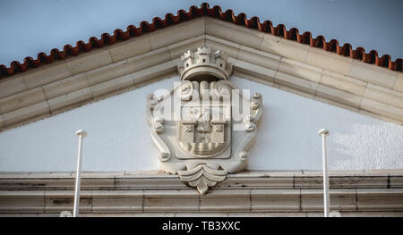 Faro, Portugal - 1 mai 2018 : des détails architecturaux de l'Hôtel de Ville de la ville un jour de printemps Banque D'Images