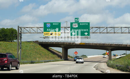 Fort Worth, Texas, USA, 05202019 - Abilene, 287 au nord, au centre-ville, Express lane. Banque D'Images