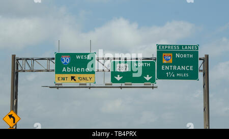 Fort Worth, Texas, USA, 05202019 - Abilene, 287 au nord, au centre-ville, Express lane. Banque D'Images