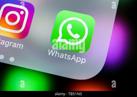 Kaliningrad, Russie, le 21 mars 2018 : l'icône de l'application Whatsapp messenger sur Apple iPhone X de l'écran du smartphone close-up. Whatsapp messenger app ico Banque D'Images