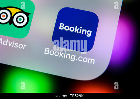 Kaliningrad, Russie, le 21 mars 2018 : Booking.com l'icône de l'application sur Apple iPhone écran X close-up. Icône de l'application de réservation. Booking.com. Les médias sociaux Banque D'Images