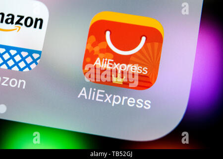 Kaliningrad, Russie, le 21 mars 2018 : Aliexpress icône sur l'écran du smartphone Apple iPhone X close-up. Aliexpress icône de l'application. Aliexpress.co Banque D'Images