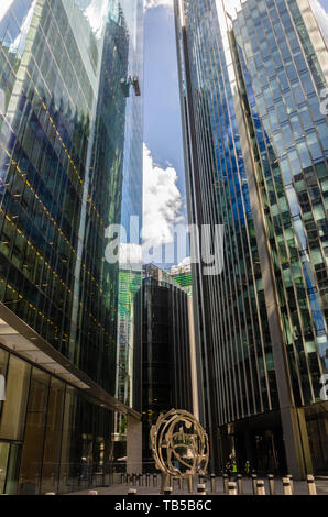 Les gratte-ciel modernes dans le quartier financier de la ville de London, UK Banque D'Images