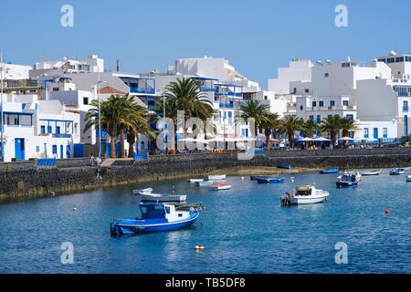 Des bateaux de pêche, Lagoon Charco de San Ginés, Arrecife, Lanzarote, îles Canaries, Espagne Banque D'Images