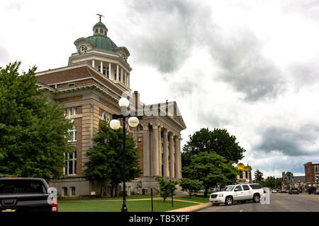 Pulaski, New York, USA - Le 23 juin 2017 : Le Giles County Courthouse et le centre-ville historique à Pulaski, Tennessee. Banque D'Images