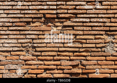 Détail d'un mur de briques romaines d''Ostia Antica, colonie romaine fondée au septième siècle avant Jésus-Christ. Rome, UNESCO World Heritage site. Latium, Italie Banque D'Images