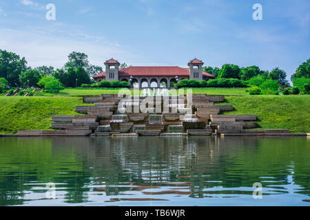 La Foire Mondiale de pavillon, sur un matin au début de l'été. Conçu par l'architecte anglais Henry Wright, situé à Forest Park, Saint Louis, Missouri. Banque D'Images