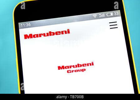 Berdiansk, Ukraine - 10 mai 2019 : rédaction d'illustration de l'affaire Marubeni accueil du site. Logo Marubeni visible sur l'écran du téléphone Banque D'Images