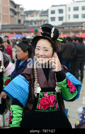 Les femmes Miao Zhouxi portant des costumes traditionnels au cours de la Lusheng festival. Banque D'Images