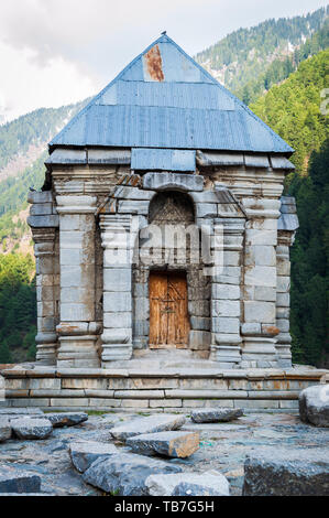 Naranag, au Cachemire, en Inde, en date du 18 mai 2019:- un ancien temple hindou intact dans les vallées des montagnes du Cachemire à Naranag. Banque D'Images