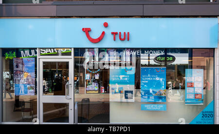 Swindon, Royaume-Uni - 04 mai 2019 : La façade de TUI Travel agent dans la parade Banque D'Images