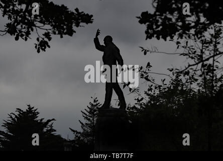 La Statue d'Edward Carson dans les gounds de Stormont estate comme des tentatives de restauration d'un partage du pouvoir se poursuit. Banque D'Images