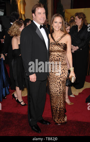 LOS ANGELES, CA. 25 février 2007 : John Travolta et Kelly Preston à la 79e assemblée annuelle de l'Academy Awards au Kodak Theatre, à Hollywood. Banque D'Images