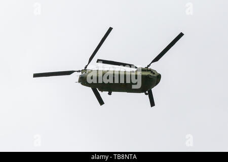 Londres, Royaume-Uni. 31 mai, 2019. Nous trois fichiers sur Chinook de l'armée du nord de Londres, en préparation de la visite du président des États-Unis Trump à Londres. Les unités militaires US qui fournira à la transpiration de l'air nous Président et la Première Dame sont la pratique de l'itinéraire sur Londres. Le président américain, Donald Trump et la Première Dame font une visite d'Etat de trois jours au Royaume-Uni, à partir du 3 juin. Credit : Dinendra Haria/Alamy Live News Banque D'Images