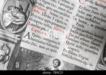 Extrêmement vieux texte latin Noir Blanc Vintage BIble Background Banque D'Images