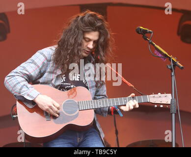 Londres, Royaume-Uni. Kurt vile et les auteurs de l'exécution de phase sur l'étape du jour 3 du Festival de tous les points à l'Est au parc Victoria à Londres. 26 mai 2019. Ref:CMT73-2504-280519 Keith Mayhew/WWW.LMKMEDIA.COM Médias Historique Banque D'Images