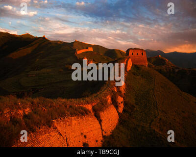 Photographier la Grande Muraille au coucher du soleil le 22 juillet 2012 dans la province de Shanxi, Xinguangwu Banque D'Images