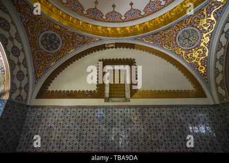 Istanbul, Turquie - Sep 28, 2018. Intérieur du palais de Topkapi, deuxième Cour, l'intérieur de l'édifice du conseil impérial. Banque D'Images