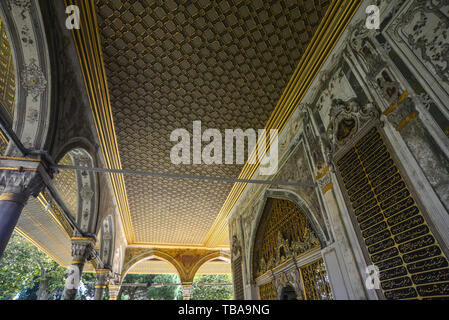 Istanbul, Turquie - Sep 28, 2018. Intérieur du palais de Topkapi, deuxième Cour, l'intérieur de l'édifice du conseil impérial. Banque D'Images