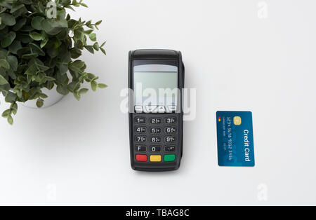Terminal de paiement par carte de crédit, carte de crédit avec la machine Vue de dessus Banque D'Images
