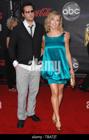 LOS ANGELES, CA. 19 novembre 2007 : Jennie Garth et Peter Facinelli mari au 2007 American Music Awards au Nokia Theatre, Los Angeles. Banque D'Images