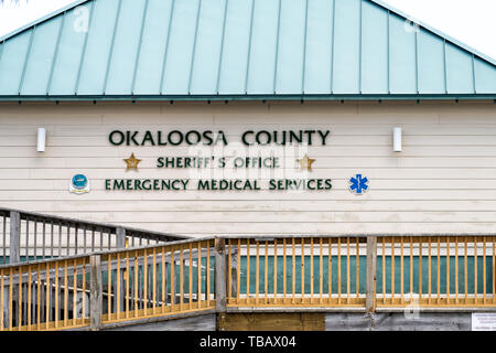 Fort Walton Beach, États-Unis - 24 Avril 2018 : l'Île Okaloosa County Sheriff's Office building services médicaux d'urgence à signer par beach par rampe en Flo Banque D'Images