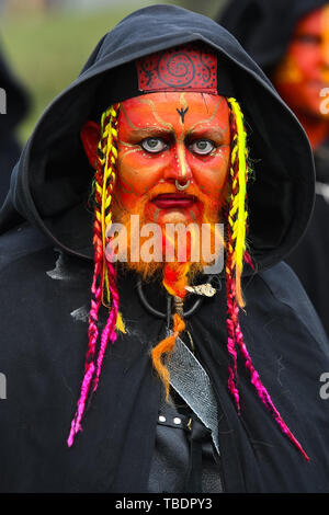 Revelers inscrivez-vous Beltane groupe pour les premiers signes de l'été sur Calton Hill pour fêter Beltane Fire Festival mettant en vedette : Atmosphère Où : Édinbourg, Royaume-Uni Quand : 30 Avr 2019 Crédit : Euan Cherry/WENN Banque D'Images