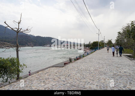 Rishikesh, Uttarakhand / Inde - 0312 En 2019, la ville spirituelle du yoga et méditation fermer le Gange en Inde. Banque D'Images