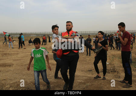 La ville de Gaza, la bande de Gaza, en Palestine. 31 mai, 2019. Des affrontements entre Palestiniens et soldats israéliens à l'est de la ville de Gaza. Credit : Dawoud Alkas Abo/Quds Net News Wire/ZUMA/Alamy Live News Banque D'Images