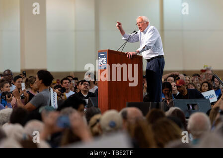 Pasadena, États-Unis. 31 mai, 2019. Le sénateur américain et candidat à la présidentielle, Bernie Sanders, prend la parole à un rassemblement électoral à Pasadena, en Californie. La présidence a parlé de 2020 partisans à la Pasadena Convention Center. Ce week-end Sanders assistera également à l'état du Parti démocratique de Californie 2019 Convention de San Francisco. Credit : SOPA/Alamy Images Limited Live News Banque D'Images