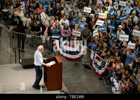 Pasadena, États-Unis. 31 mai, 2019. Le sénateur américain et candidat à la présidentielle, Bernie Sanders, prend la parole à un rassemblement électoral à Pasadena, en Californie. La présidence a parlé de 2020 partisans à la Pasadena Convention Center. Ce week-end Sanders assistera également à l'état du Parti démocratique de Californie 2019 Convention de San Francisco. Credit : SOPA/Alamy Images Limited Live News Banque D'Images