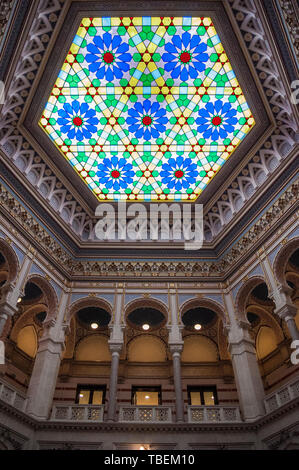 Bosnie : les intérieurs de Vijecnica, la Bibliothèque Nationale de Sarajevo maintenant l'Hôtel de Ville, détruit par les grenades serbe dans le siège de Sarajevo 1992 Banque D'Images