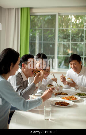 Le dîner de famille Banque D'Images