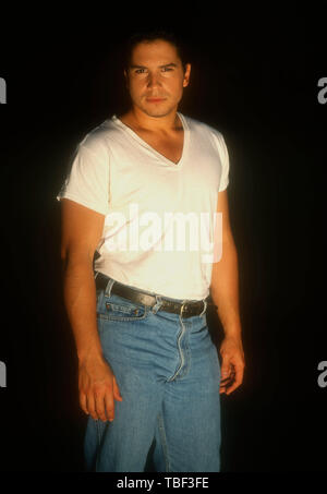 Los Angeles, Californie, USA 1er juin 1994 (Exclusive ) Acteur Marco Sanchez pose à une séance photo le 1 juin 1994 à Los Angeles, Californie, USA. Photo de Barry King/Alamy Stock Photo Banque D'Images