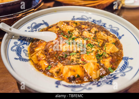 Un bac de Mapo tofu close-up Banque D'Images