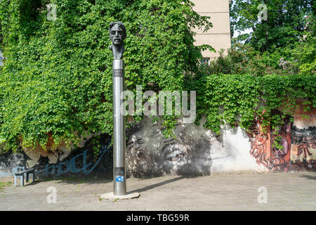 Vilnius, Lituanie. Mai 2019. Le buste commémoratif de Frank Zappa Banque D'Images