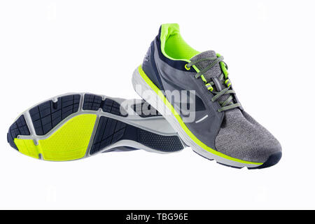 Chaussures de sport Runing isolé sur fond blanc. Banque D'Images