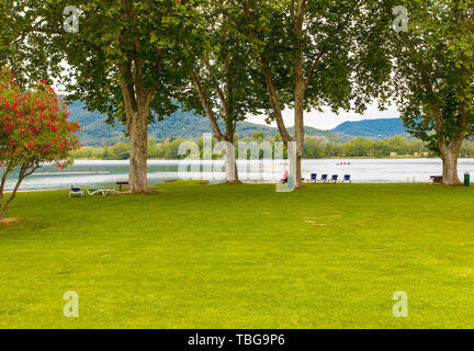 Paysage du lac Banolas dans la province de Gérone dans la communauté autonome de Catalogne en Espagne Europe Banque D'Images