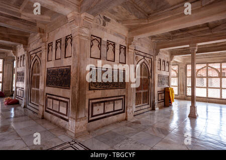 Jali, treillage complexe en pierre de la fenêtre, Tombe de Salim Chishti, Jama Masjid, mosquée Jama, Fatehpur Sikri, Agra District de Uttar Pradesh, Inde. Banque D'Images