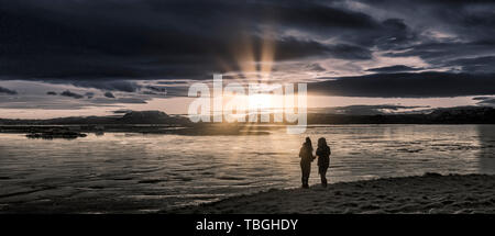 Coucher du soleil d'hiver, le lac Myvatn, l'Islande Banque D'Images