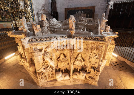 Burgos, Espagne - 13 Avril 2019 : l'intérieur de monastère gothique de Cartuja de Miraflores à Burgos, Castille et Leon, Espagne. Banque D'Images