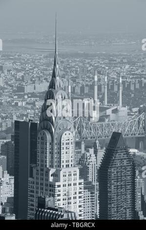 NEW YORK, NY, USA - NOV 7 : Chrysler Building à Manhattan, le 7 novembre 2011, la ville de New York. Chrysler Building a été conçu par l'architecte William Van Alena comme l'architecture Art déco en nous. Banque D'Images
