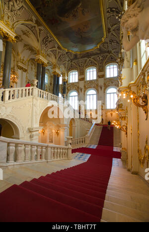 L'escalier principal du Palais d'hiver russe au musée de l'Ermitage à Saint-Pétersbourg, en Russie Banque D'Images