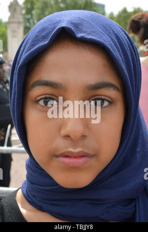 Londres, Royaume-Uni. 09Th Juin, 2019. 11 ans Hijab girl aka kidboss envoie un message à la reine sur Donald Trump visite, c'est la façon dont nous sommes et qui est notre choix et notre mode de vie choisi le 2 juin 2019, Londres, Royaume-Uni. Credit Photo : Alamy/Capital Live News Banque D'Images