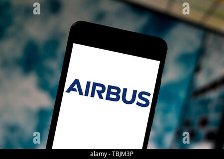 Le Brésil. 1er juin 2019. Dans cette photo illustration un logo Airbus vu affichée sur un smartphone. Credit : Rafael Henrique/SOPA Images/ZUMA/Alamy Fil Live News Banque D'Images