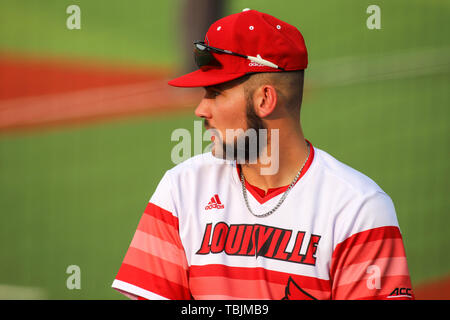 Louisville, Kentucky, USA. 31 mai, 2019. Louisville's Michael Eeman lors d'une régionale Baseball NCAA à Jim Patterson Stadium à Louisville, KY. Kevin Schultz/CSM/Alamy Live News Banque D'Images