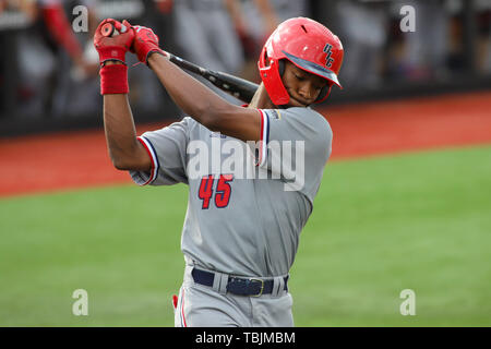 Louisville, Kentucky, USA. 31 mai, 2019. Derrick Patrick de l'Université de l'Illinois Chicago flammes lors d'un base-ball NCAA au stade régional Jim Patterson à Louisville, KY. Kevin Schultz/CSM/Alamy Live News Banque D'Images