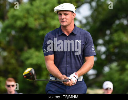 Dublin, OH, USA. 09Th Juin, 2019. Bryson DeChambeau des États-Unis se prépare à jouer au cours de dernier tour jouer au tournoi Memorial Day 2019 présenté par Nationwide à Muirfield Village Golf Club à Dublin, OH. Austyn McFadden/CSM/Alamy Live News Banque D'Images